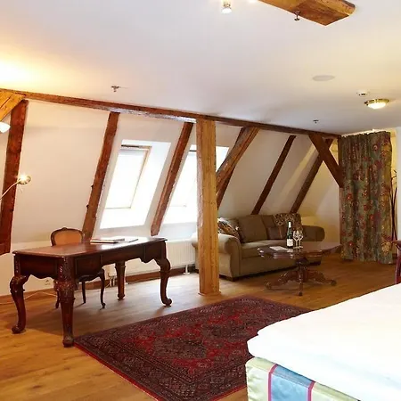 Cru Hotel