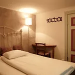 Cru 4* Tallinn