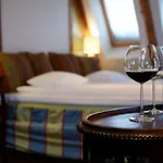 Cru Hotel
