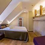 Hotel Cru 4*