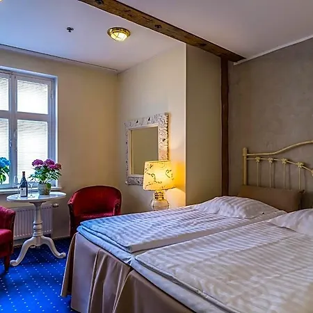 Cru Hotel
