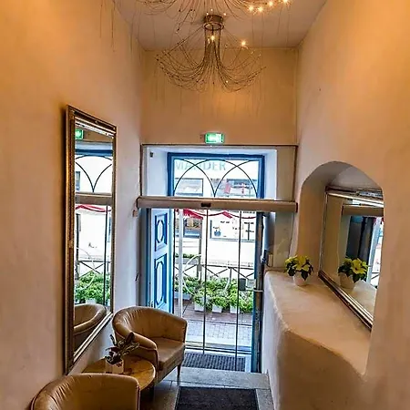 Hotel Cru 4*