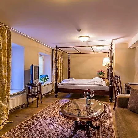 Cru Hotel