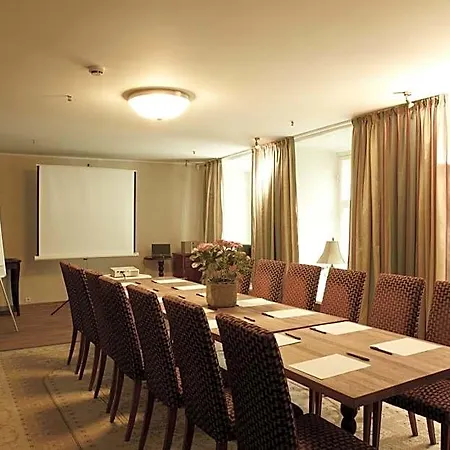 Cru Hotel 4*