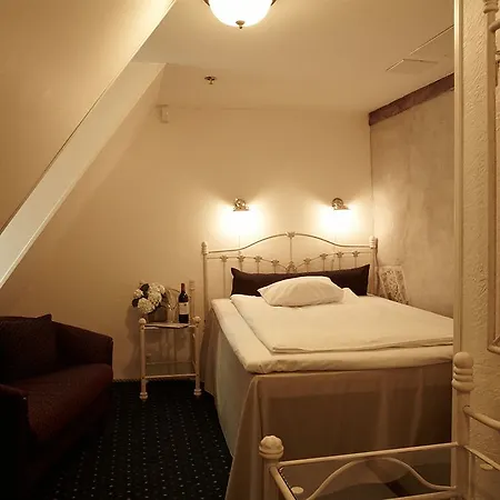 Cru Hotell 4*