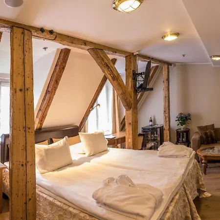 Cru Hotell